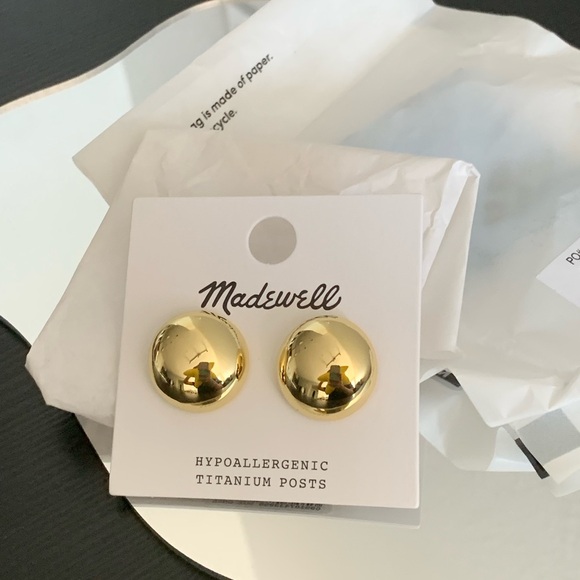 NIB Madewell Button Stud Earrings Color Pale Gold - Picture 1 of 4